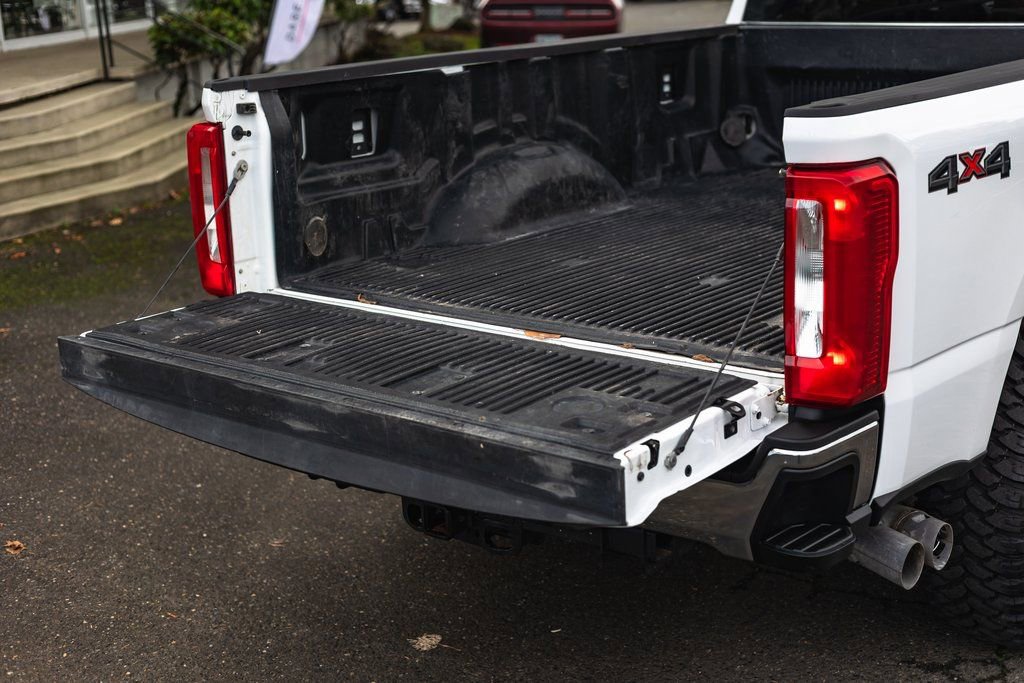 Used 2024 Ford F350 XLT image 10