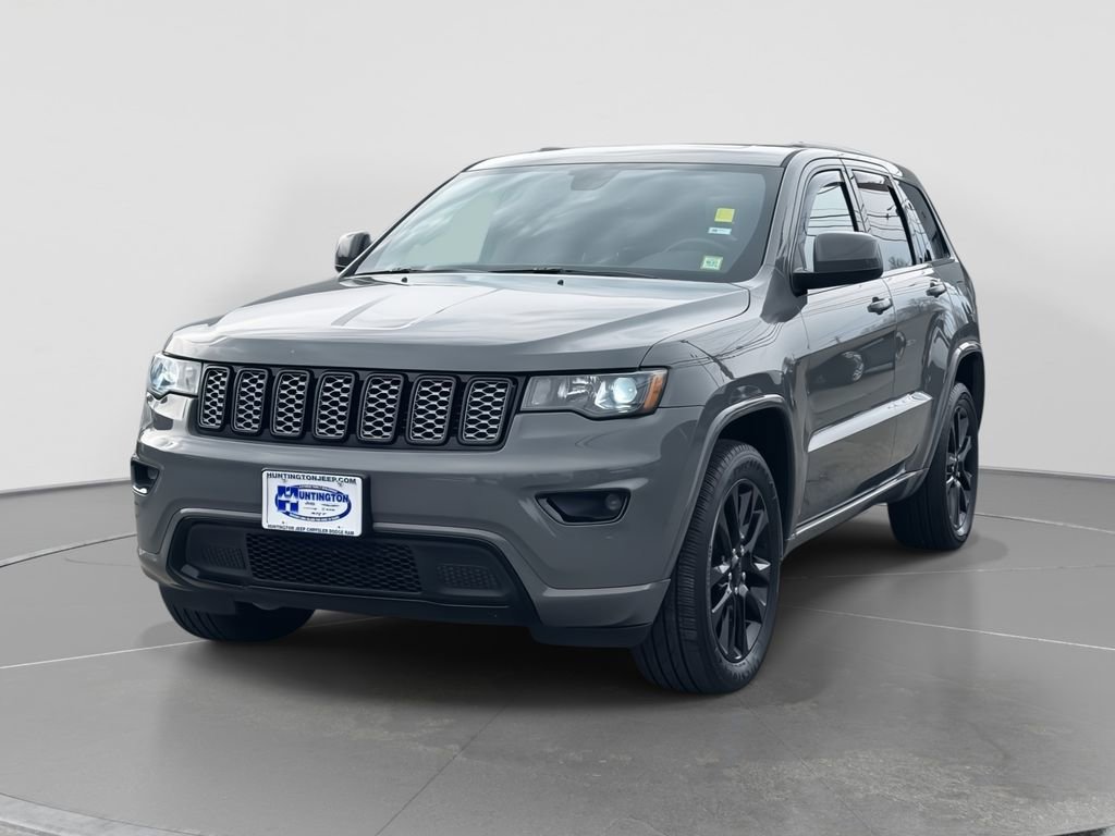 Used 2020 Jeep Grand Cherokee Altitude image 2