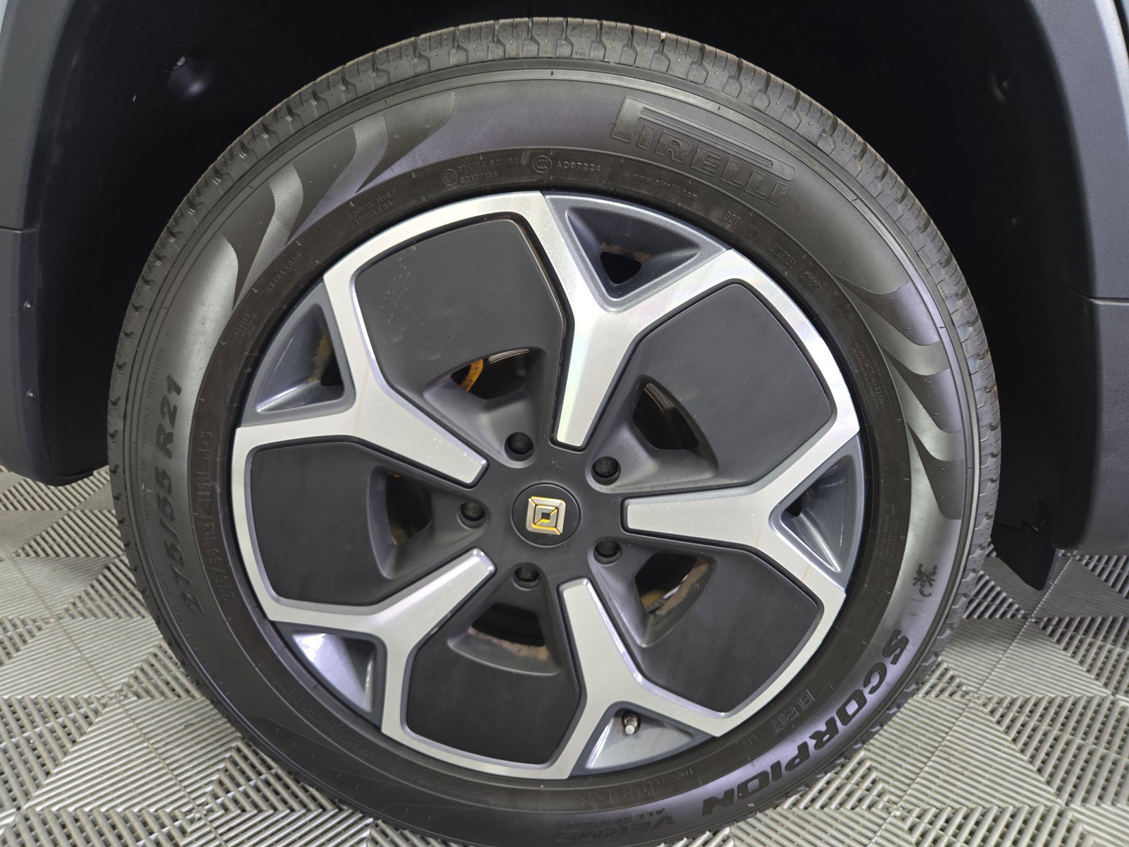 Used 2022 Rivian R1T Adventure image 12