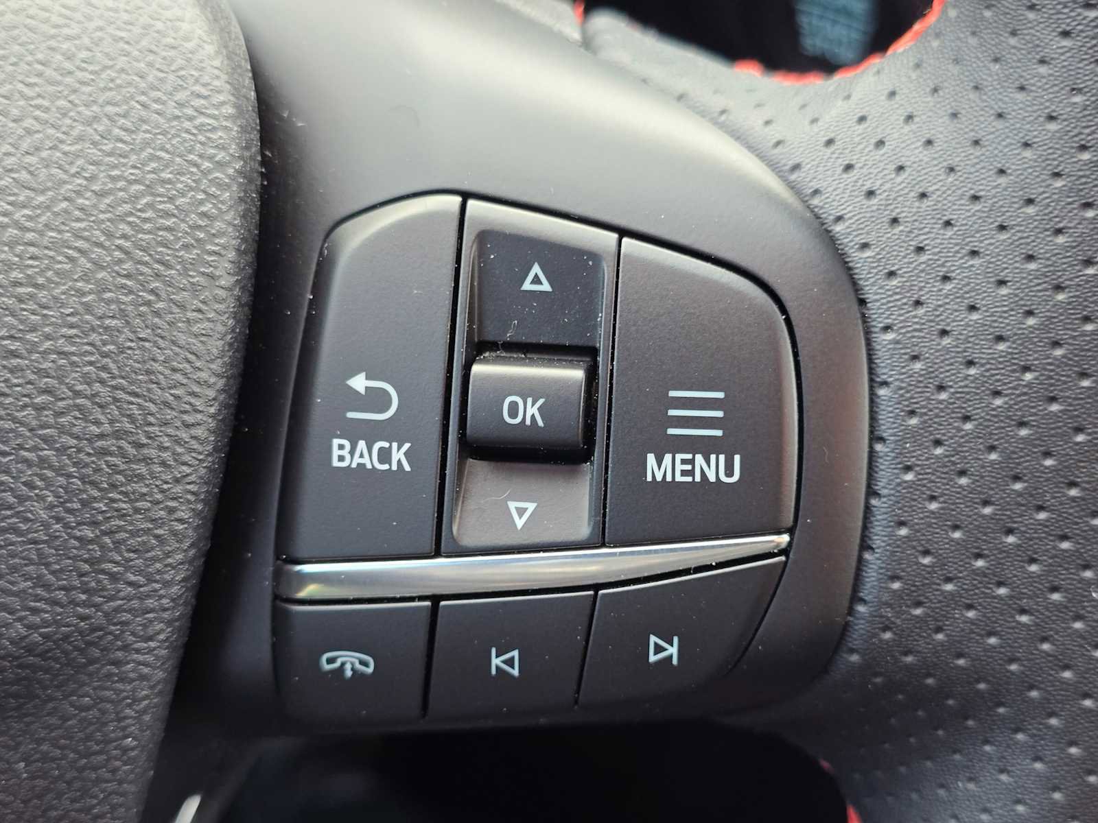 Used 2025 Ford Escape ST-Line Select AWD/4WD image 35