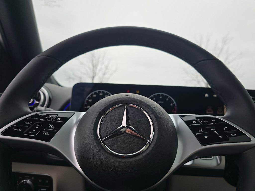 New 2026 Mercedes-Benz GLB 250 4MATIC image 27