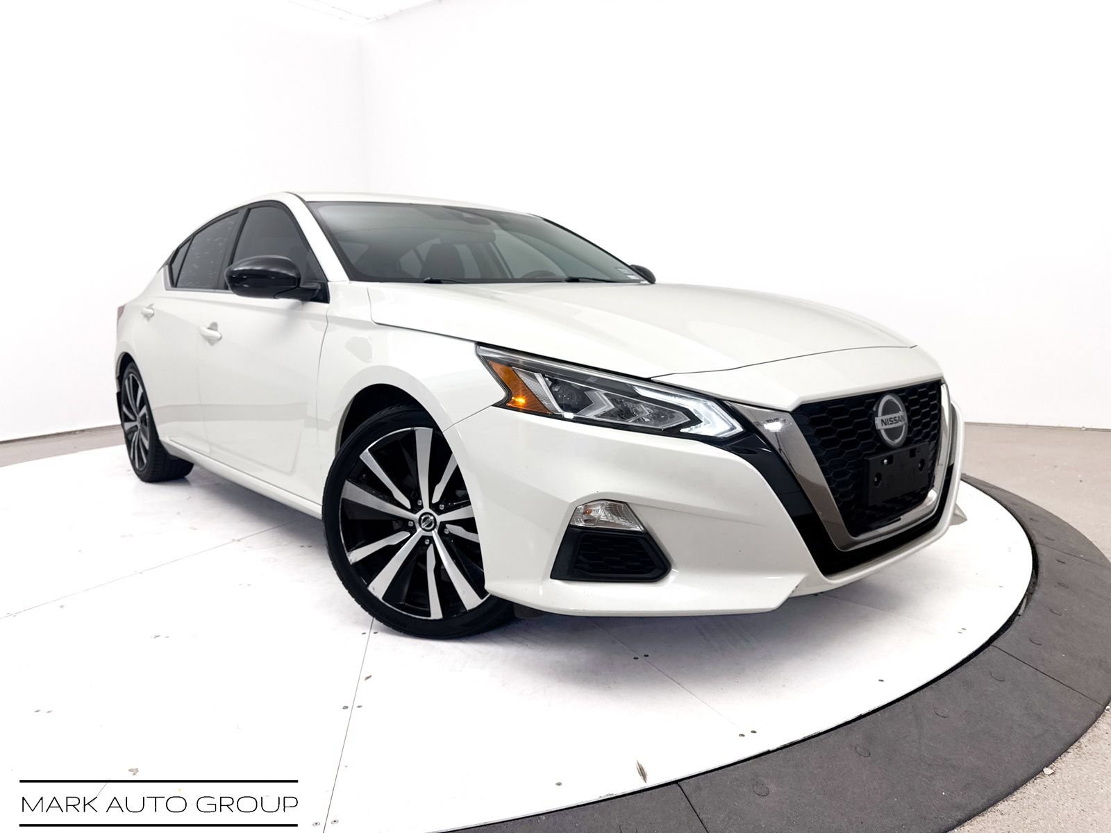 Used 2020 Nissan Altima 2.5 SR FWD image 1