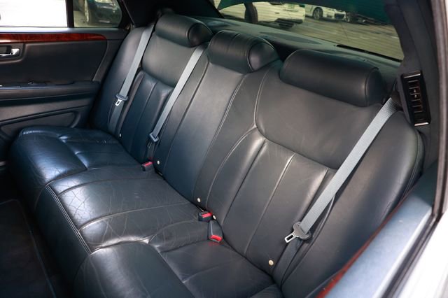 Used 2006 Cadillac DTS Limousine image 28