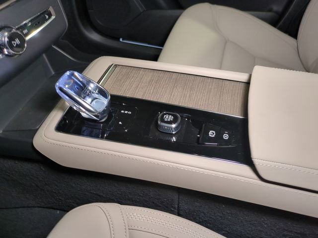 New 2026 Volvo XC90 B6 Plus w/ Protection Package Premier image 23