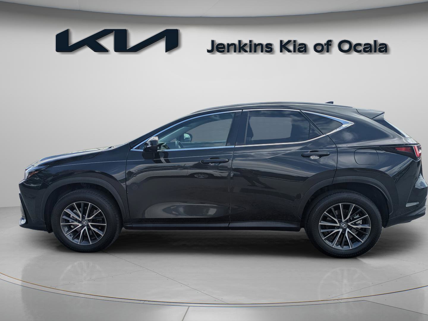 Used 2024 Lexus NX 350 AWD w/ Vision Package image 6