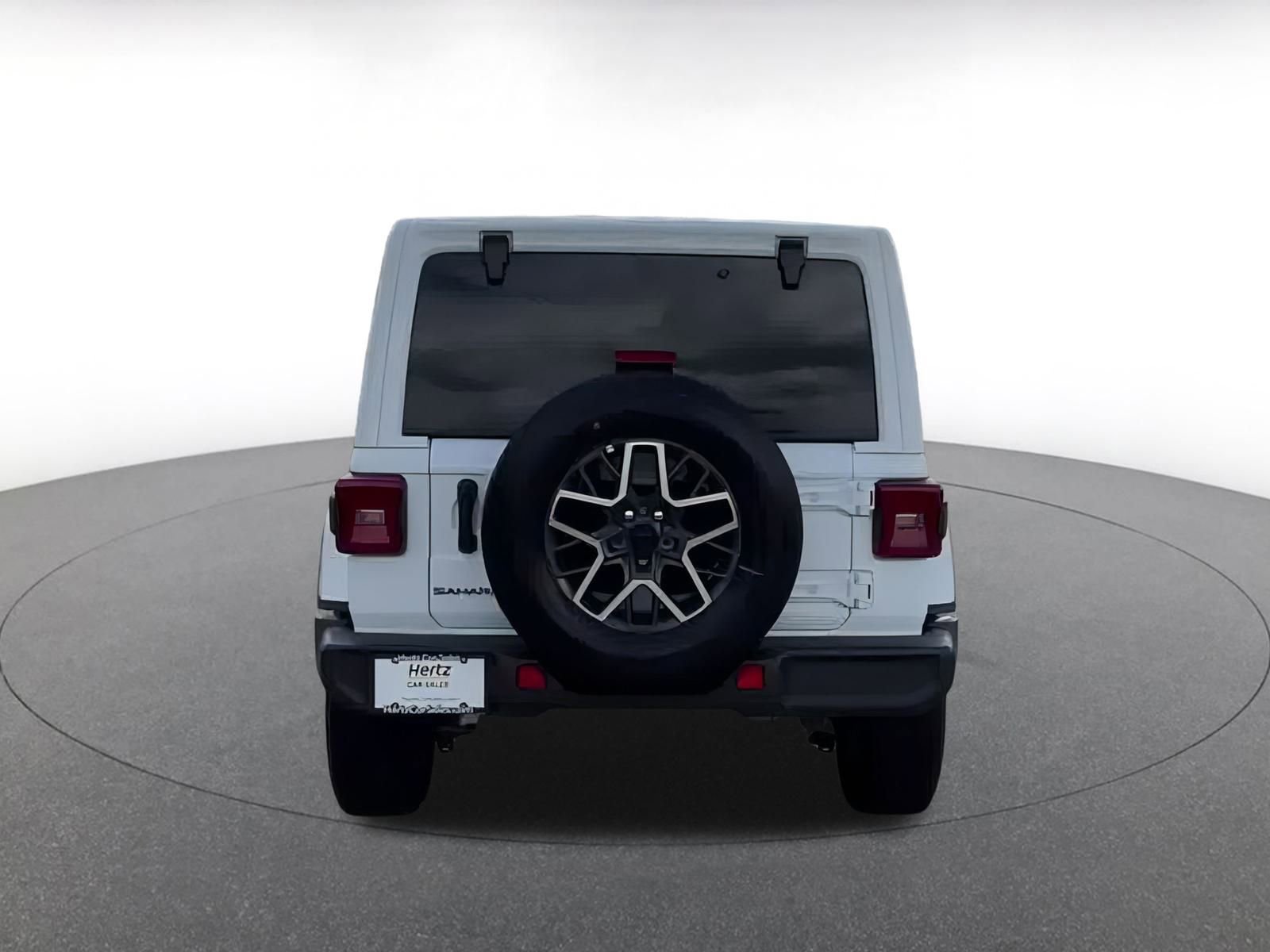 Used 2025 Jeep Wrangler Sahara image 8