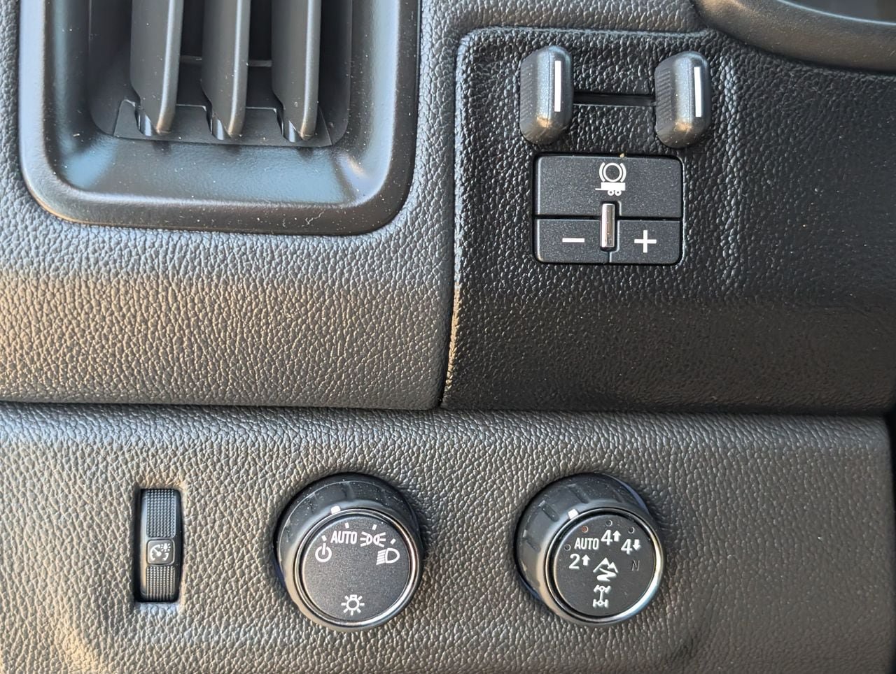 Used 2022 Chevrolet Colorado ZR2 AWD/4WD image 23