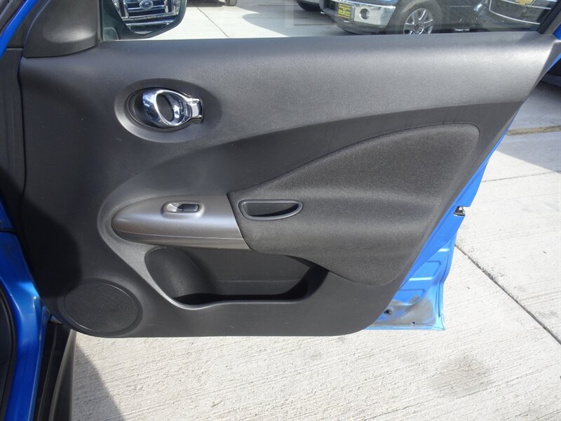 Used 2011 Nissan Juke SL AWD/4WD image 21