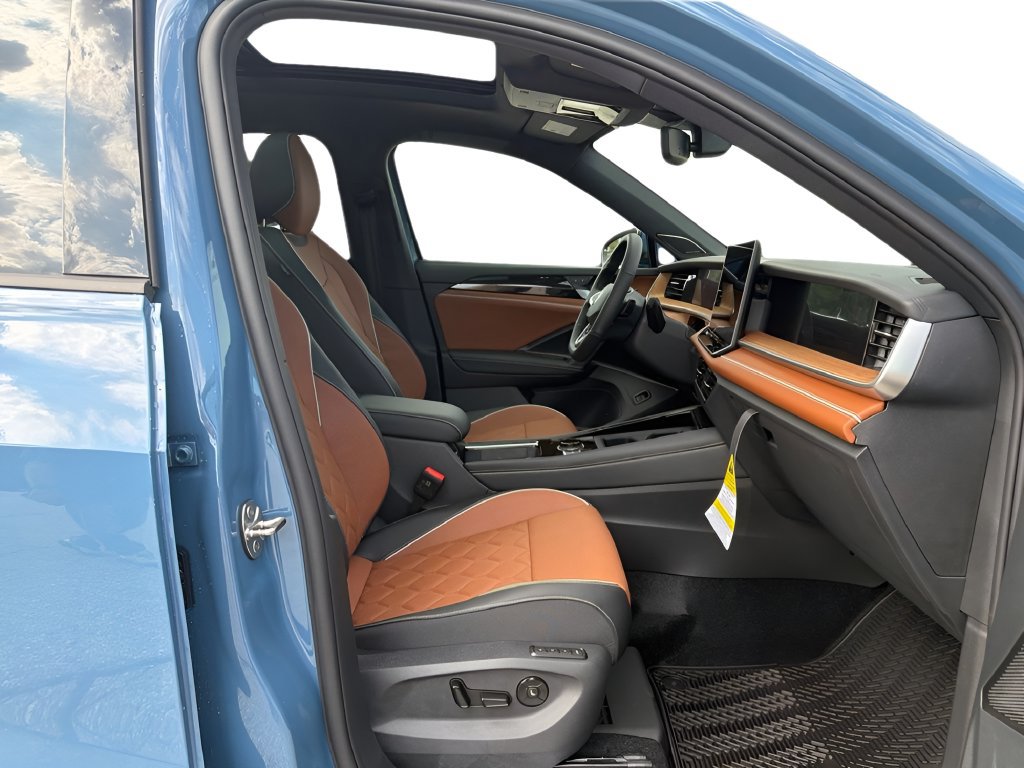 New 2026 Volkswagen Tiguan SEL R-Line AWD/4WD image 8