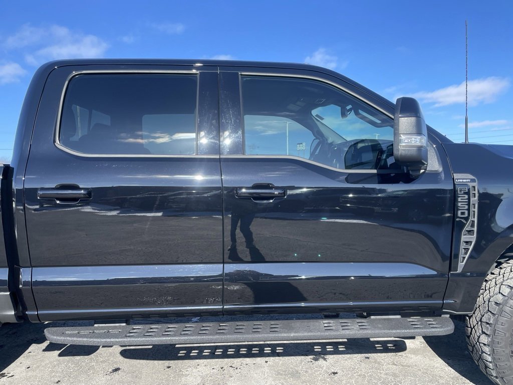 Used 2024 Ford F250 Lariat w/ Tremor Off-Road Package image 29