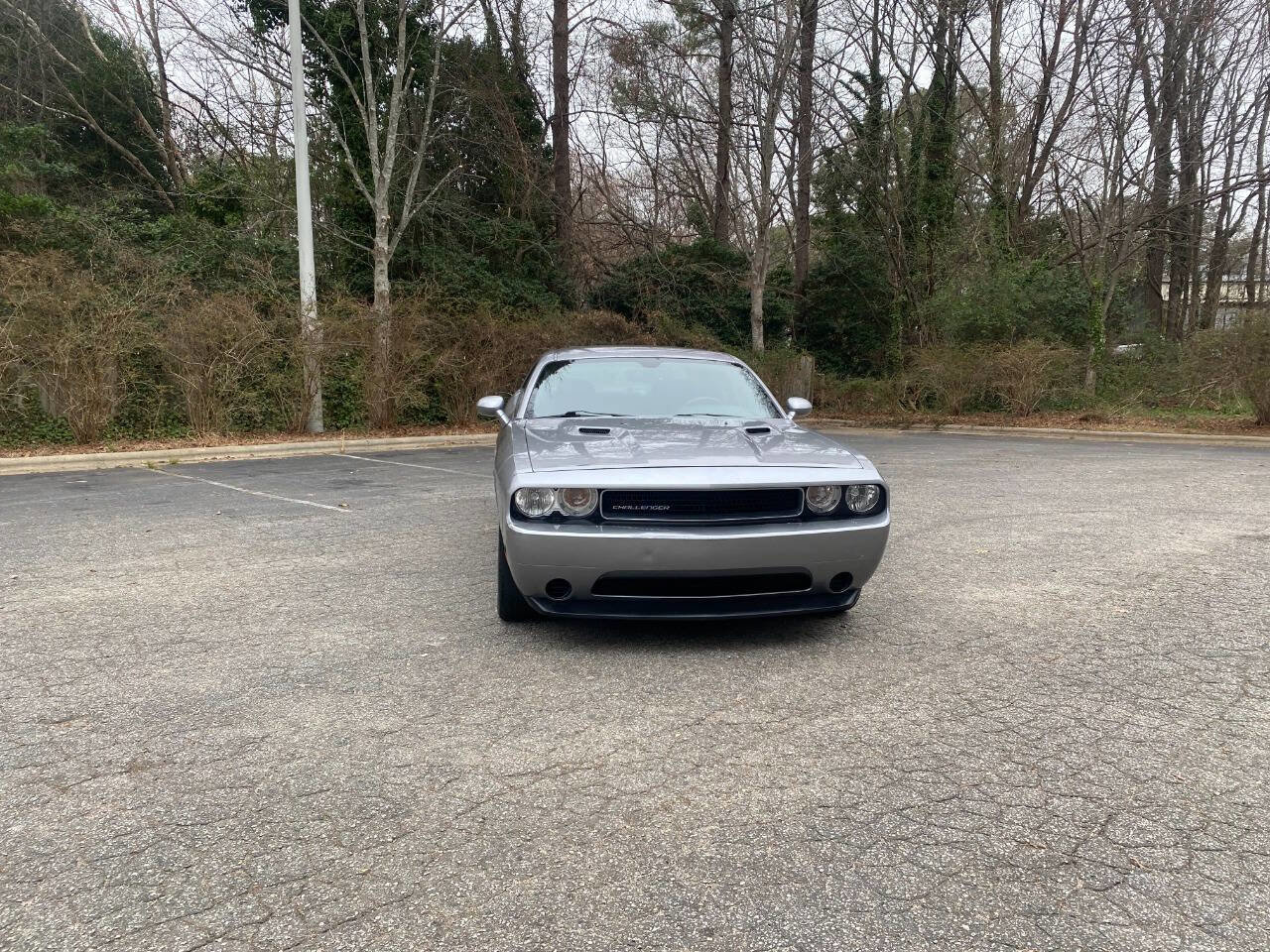 Used 2013 Dodge Challenger SXT RWD image 2