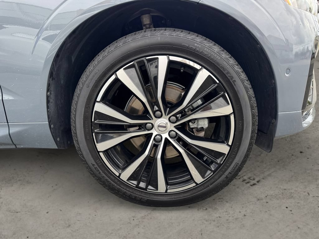 Certified 2024 Volvo XC60 B5 Plus w/ Protection Package Premier AWD/4WD image 9