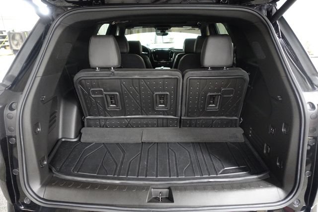 Used 2023 Chevrolet Traverse High Country w/ LPO, Floor Liner Package AWD/4WD image 23