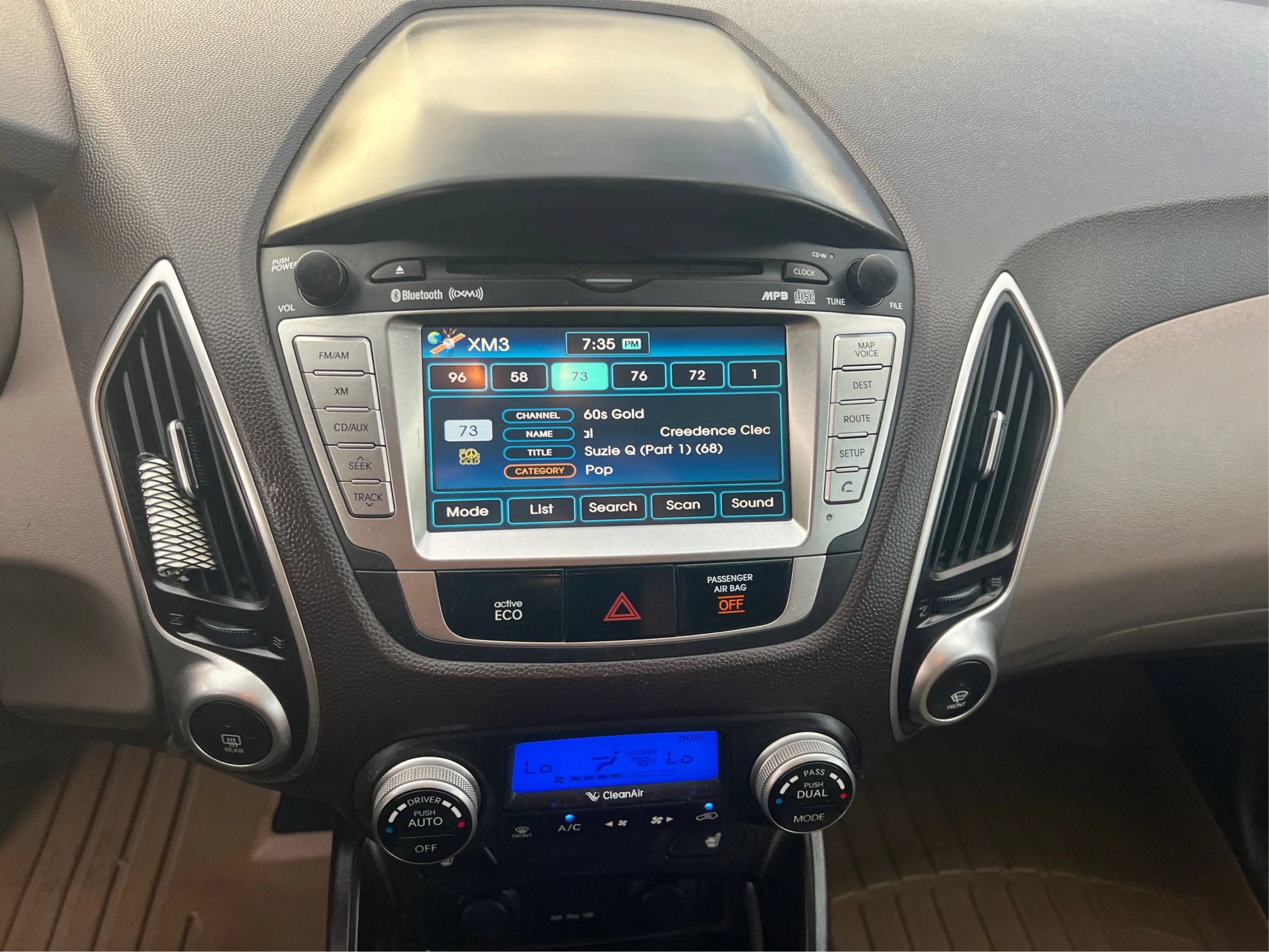 Used 2012 Hyundai Tucson Limited w/ Premium Pkg FWD image 16