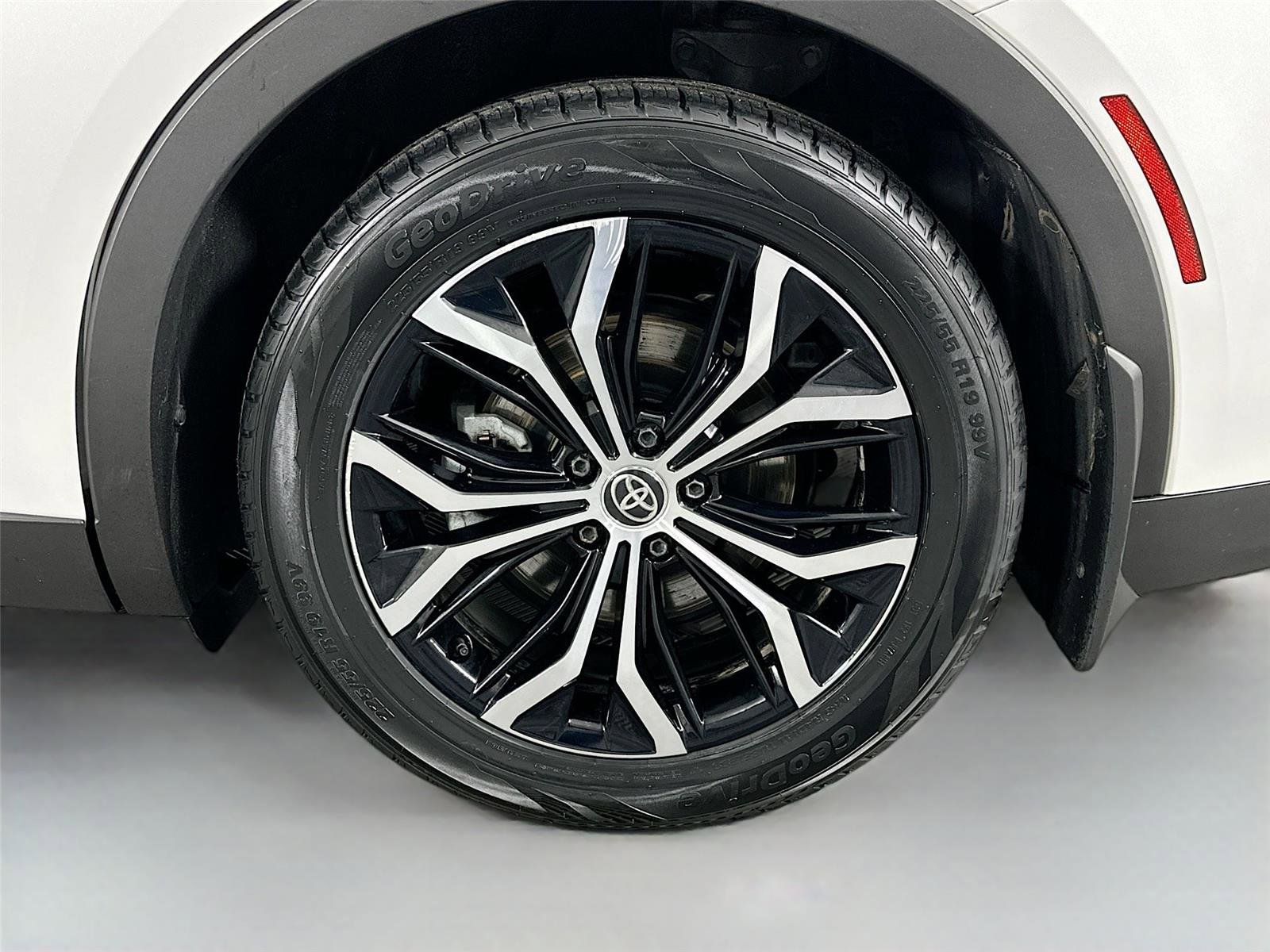 Certified 2023 Toyota Crown Limited image 30