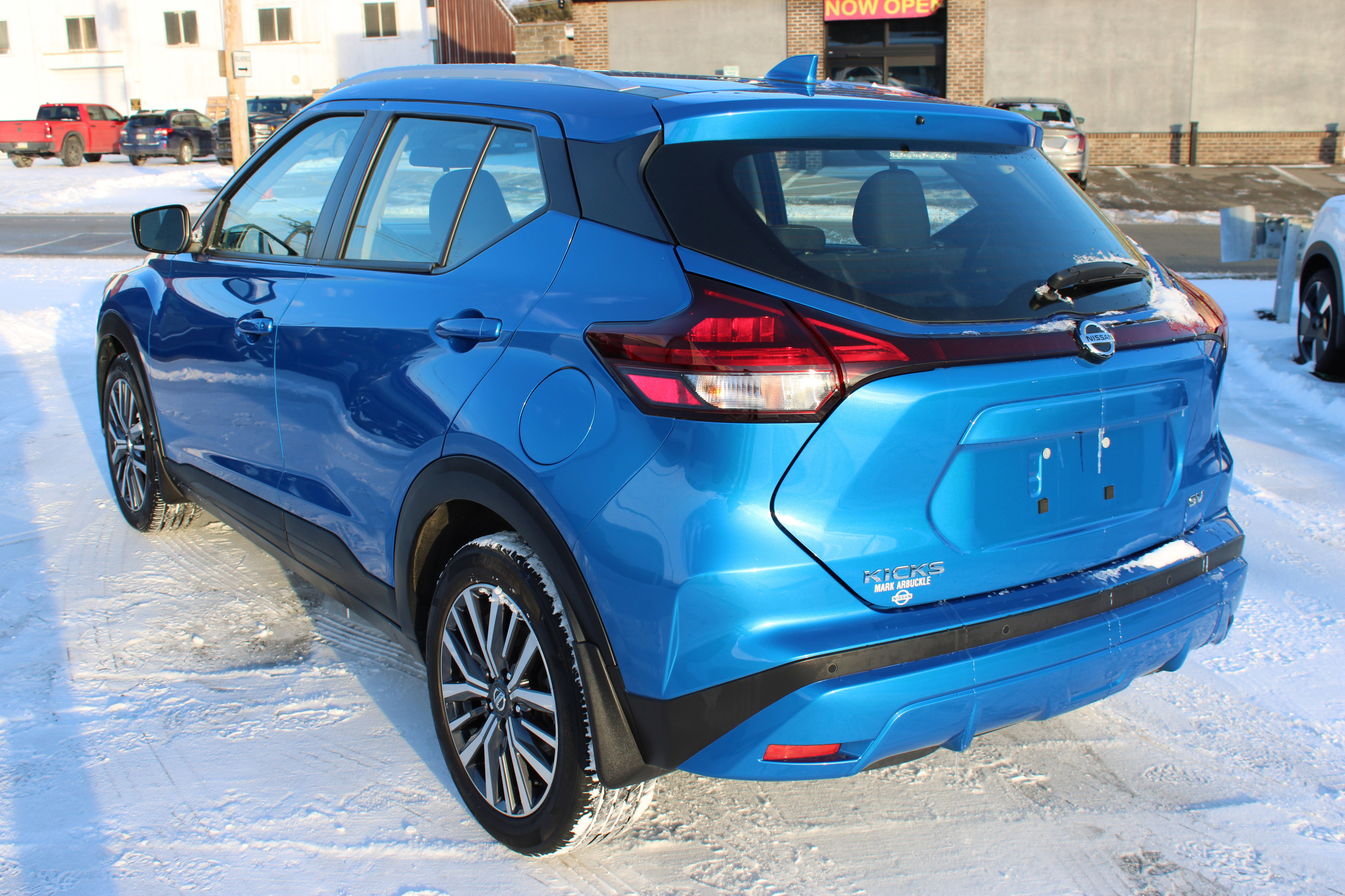 Certified 2021 Nissan Kicks SV image 3