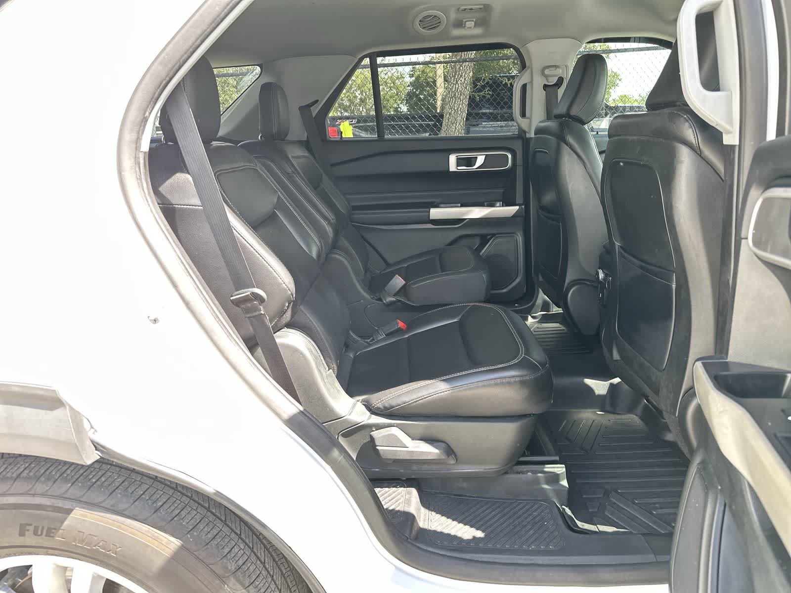 Used 2020 Ford Explorer XLT w/ Equipment Group 202A RWD image 18
