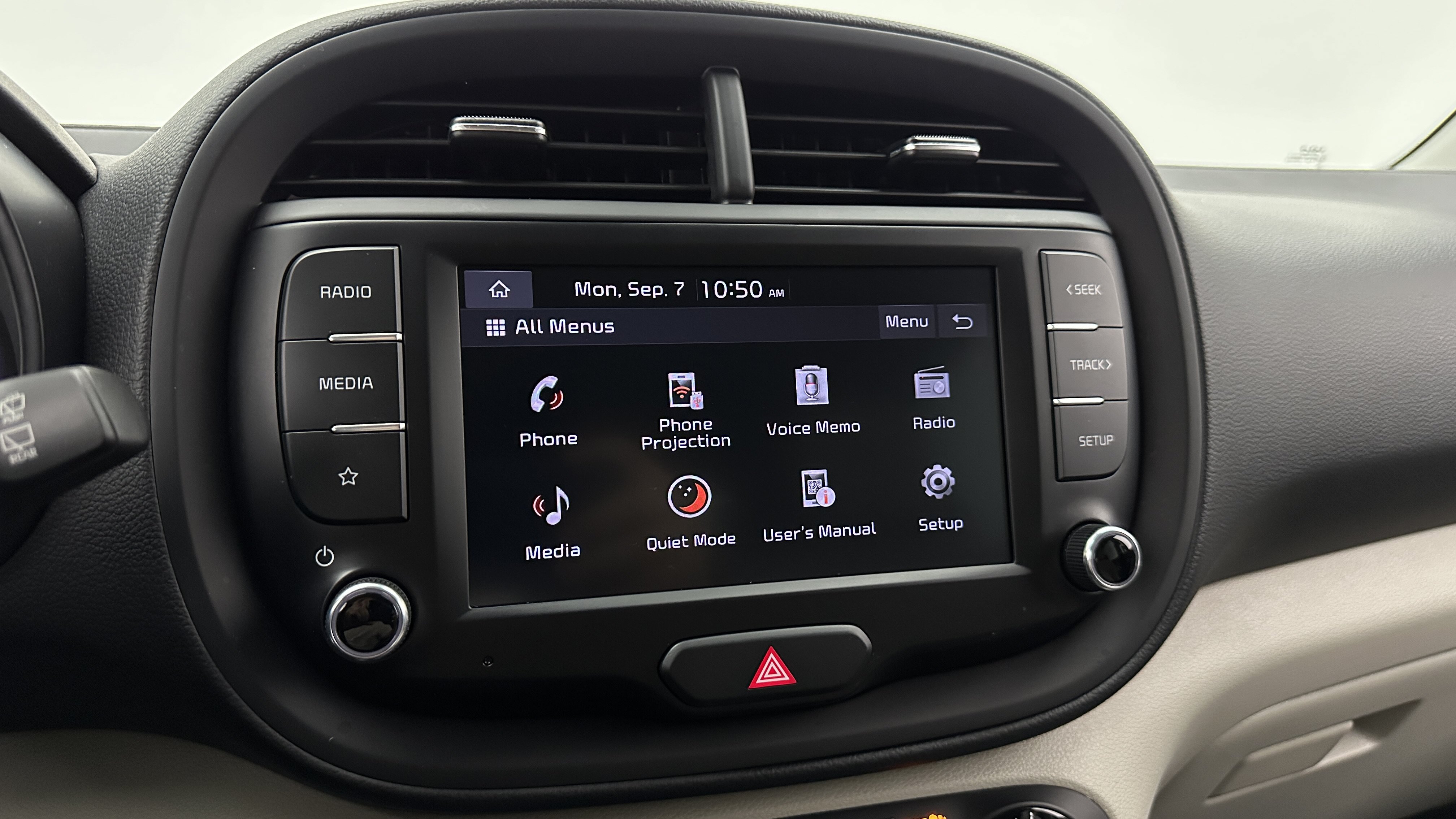 Used 2023 Kia Soul LX FWD image 16