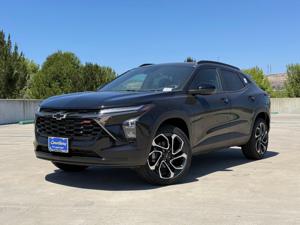 New 2026 Chevrolet Trax RS w/ Driver Confidence Package FWD image 2