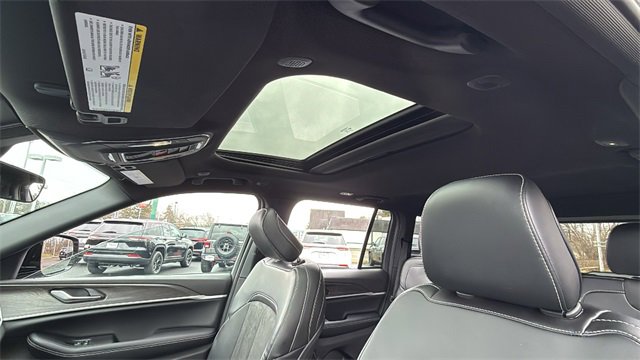 New 2026 Jeep Grand Cherokee Laredo image 9