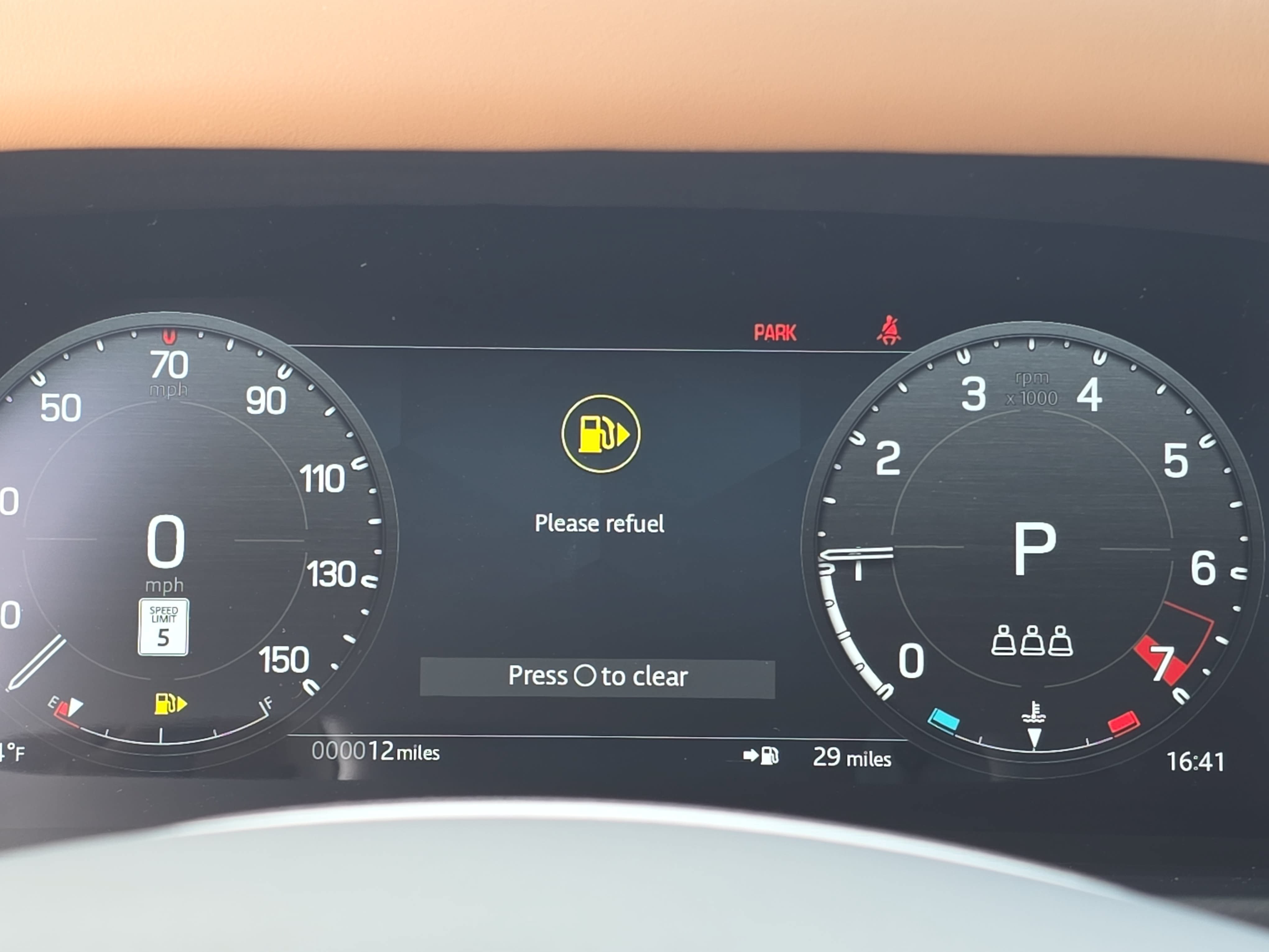 New 2026 Land Rover Defender 110 X-Dynamic SE AWD/4WD image 18