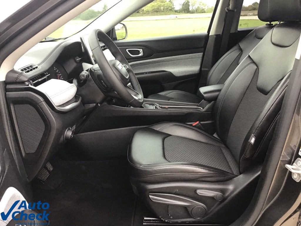 Used 2022 Jeep Compass Latitude image 29