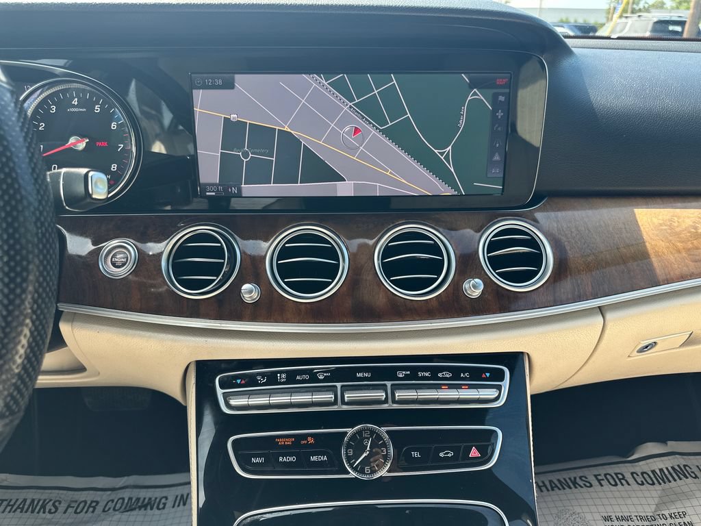 Used 2017 Mercedes-Benz E 300 4MATIC image 31