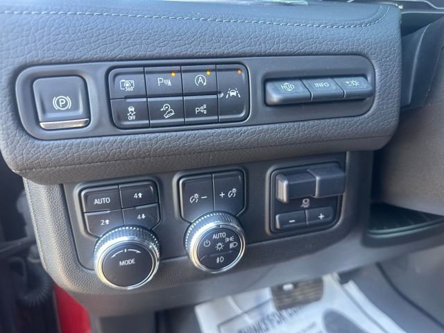 Used 2024 GMC Yukon XL Denali w/ Advanced Technology Package image 18