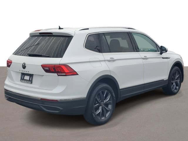 Certified 2023 Volkswagen Tiguan SE image 4