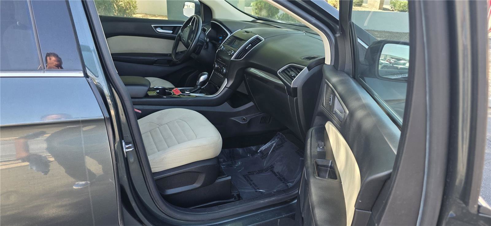Used 2015 Ford Edge SEL FWD image 13