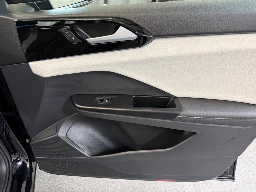 New 2026 Volkswagen Taos S AWD/4WD image 30