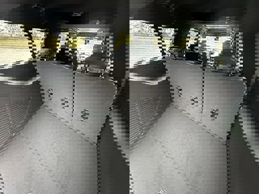 New 2026 Chevrolet Suburban RST w/ RST Capability Package image 14