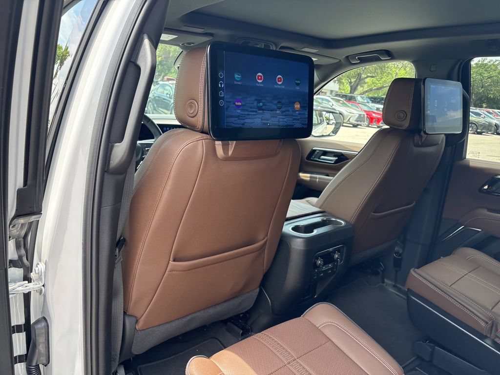 Used 2025 Chevrolet Tahoe High Country AWD/4WD image 22