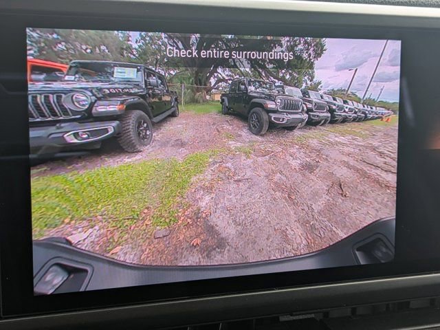 New 2025 Jeep Gladiator Sport image 18