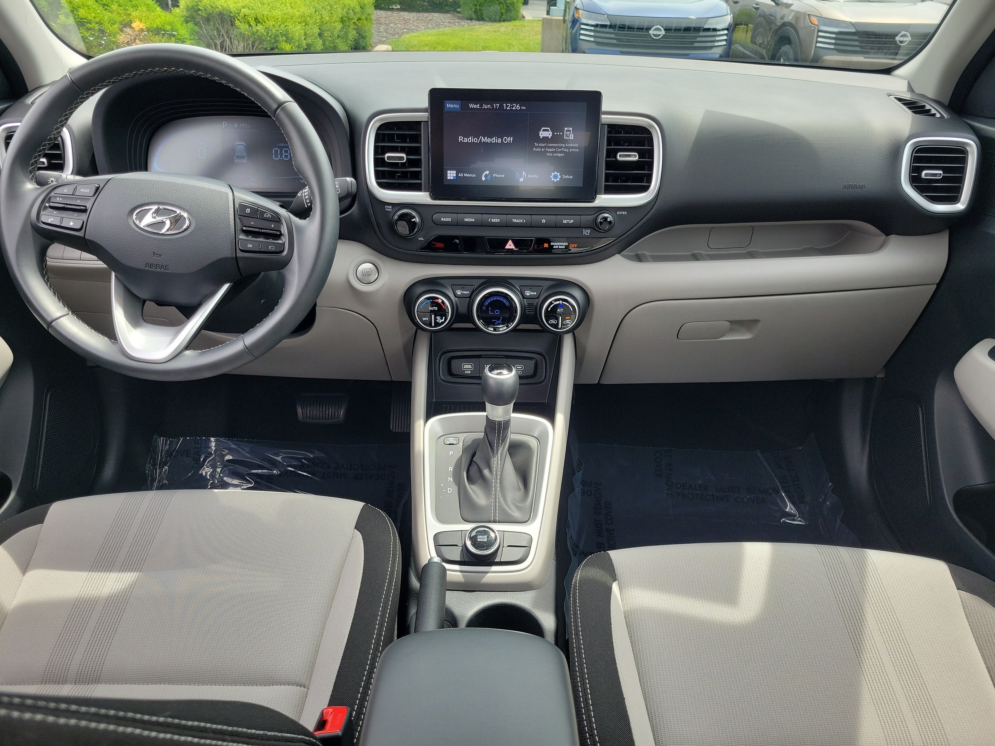 Used 2025 Hyundai Venue SEL FWD image 9