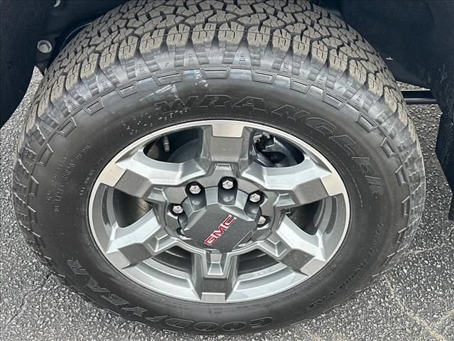 New 2026 GMC Sierra 2500 SLT w/ SLT Premium Package AWD/4WD image 17