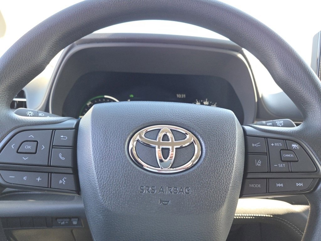 New 2026 Toyota Sienna LE image 28