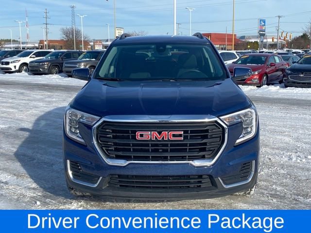 Certified 2023 GMC Terrain SLE w/ Driver Convenience Package image 3