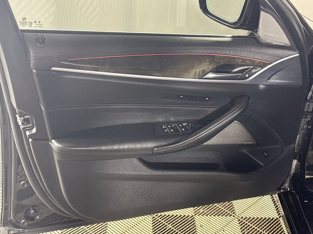 Used 2017 BMW 540i RWD image 10