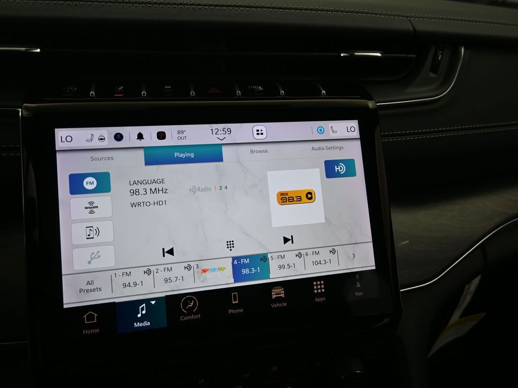 Used 2024 Jeep Grand Cherokee Overland w/ Luxury Tech Group IV image 26