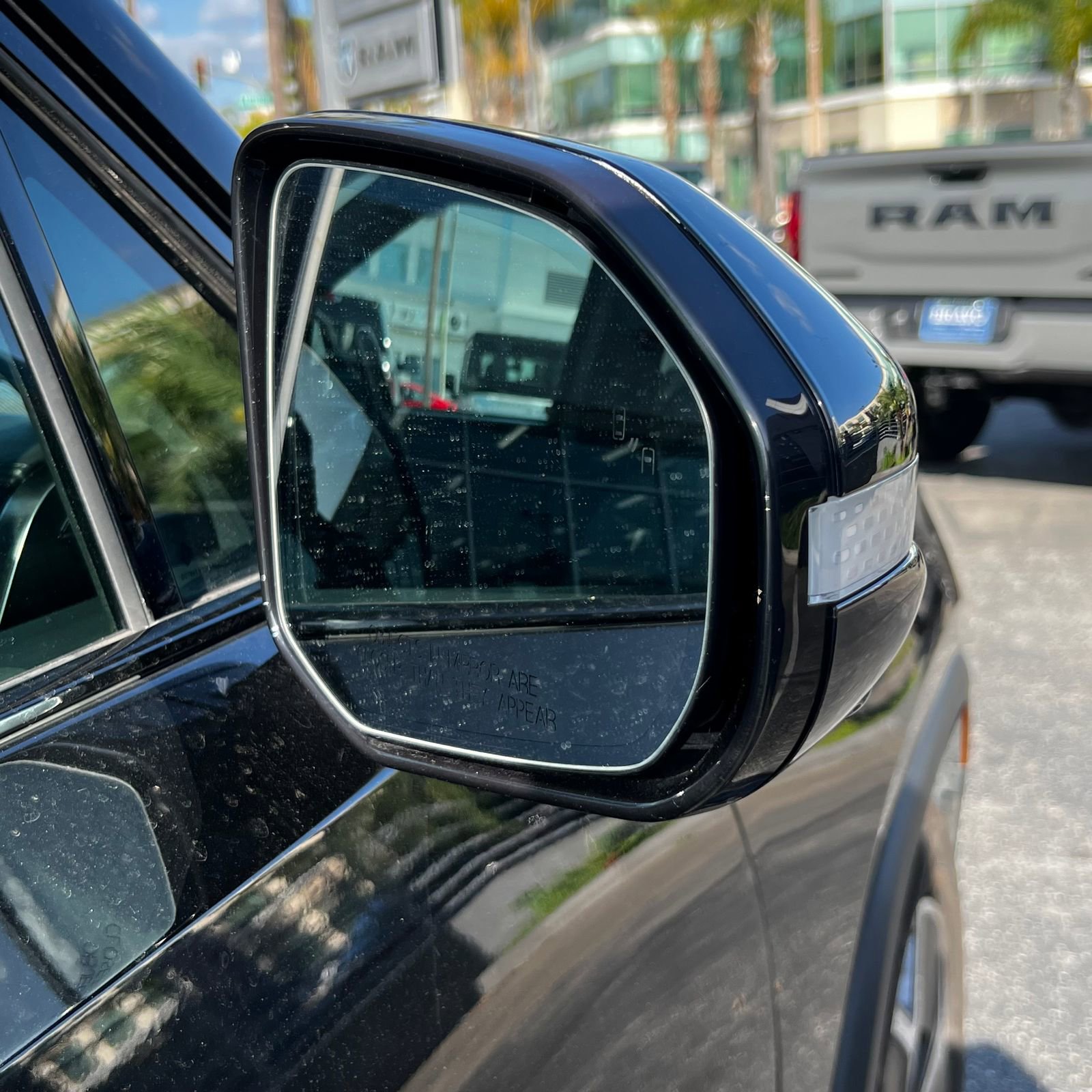 Used 2023 Rivian R1S Adventure AWD/4WD image 29
