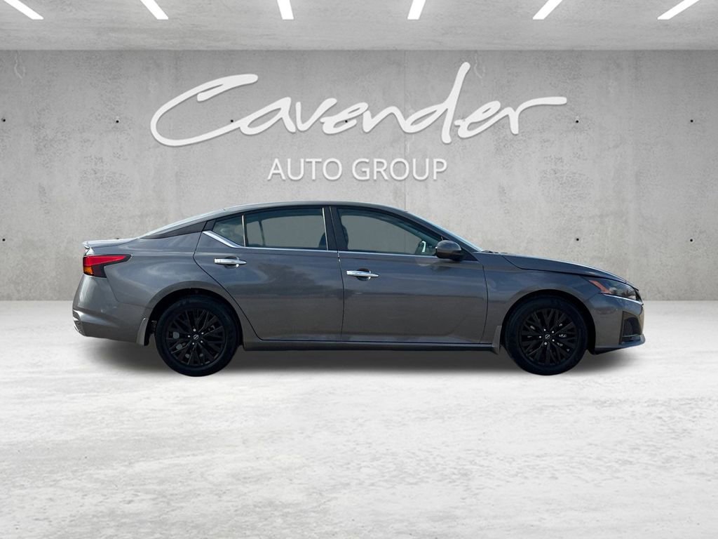 New 2025 Nissan Altima 2.5 SV w/ SV Special Edition Package image 17