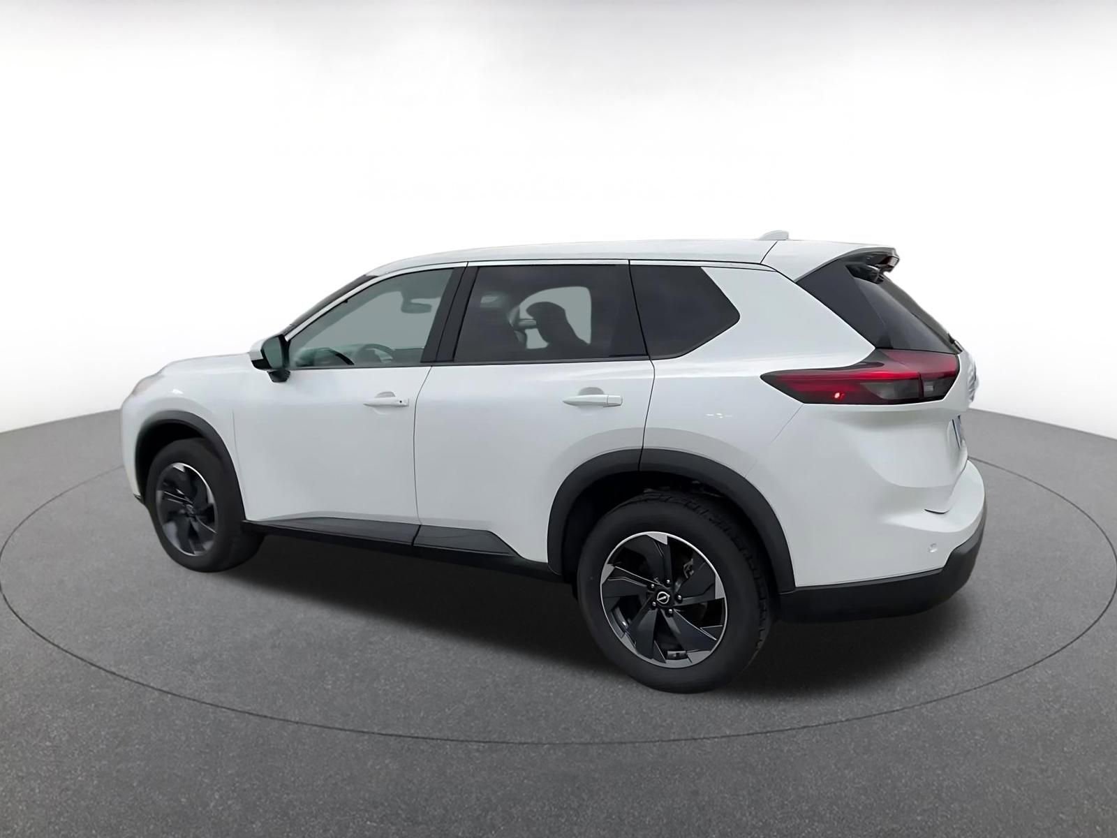 Used 2025 Nissan Rogue SV image 10