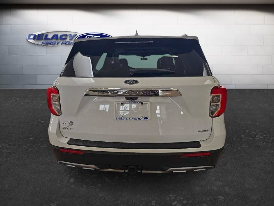 Used 2020 Ford Explorer XLT w/ Equipment Group 202A AWD/4WD image 5