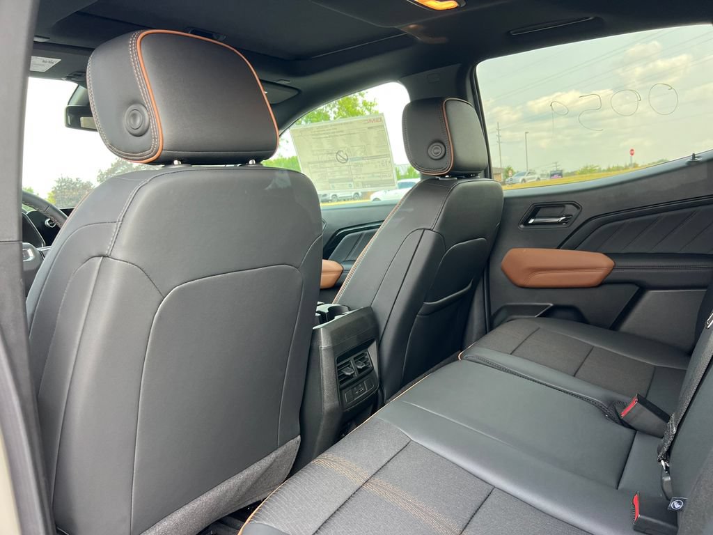 New 2026 GMC Canyon AT4 w/ Technology Plus Package AWD/4WD image 36