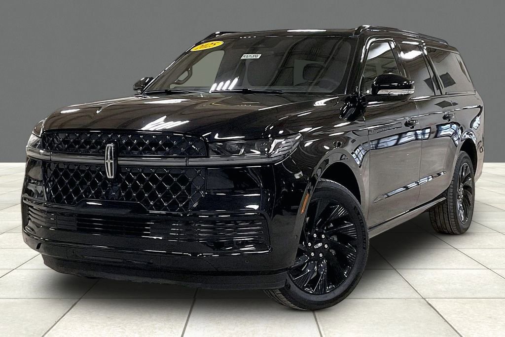 Used 2025 Lincoln Navigator L Reserve w/ Jet Appearance Package image 2