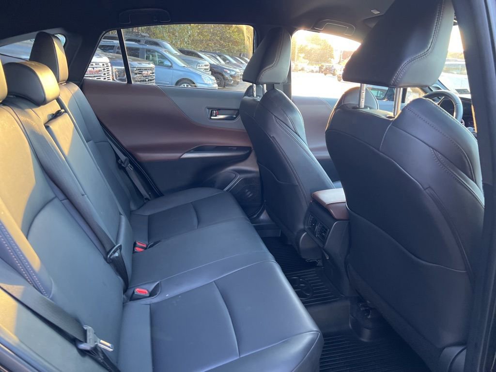 Used 2023 Toyota Venza XLE image 41