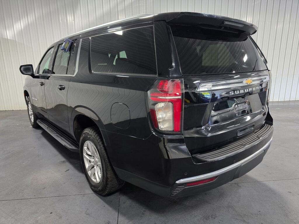 Used 2021 Chevrolet Suburban LT AWD/4WD image 3