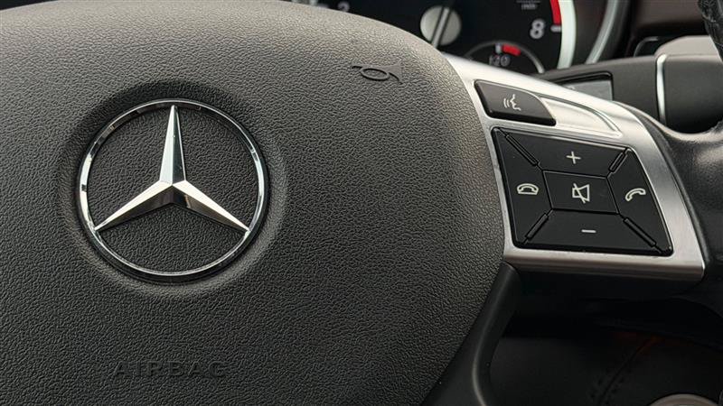 Used 2016 Mercedes-Benz GL 550 4MATIC image 32