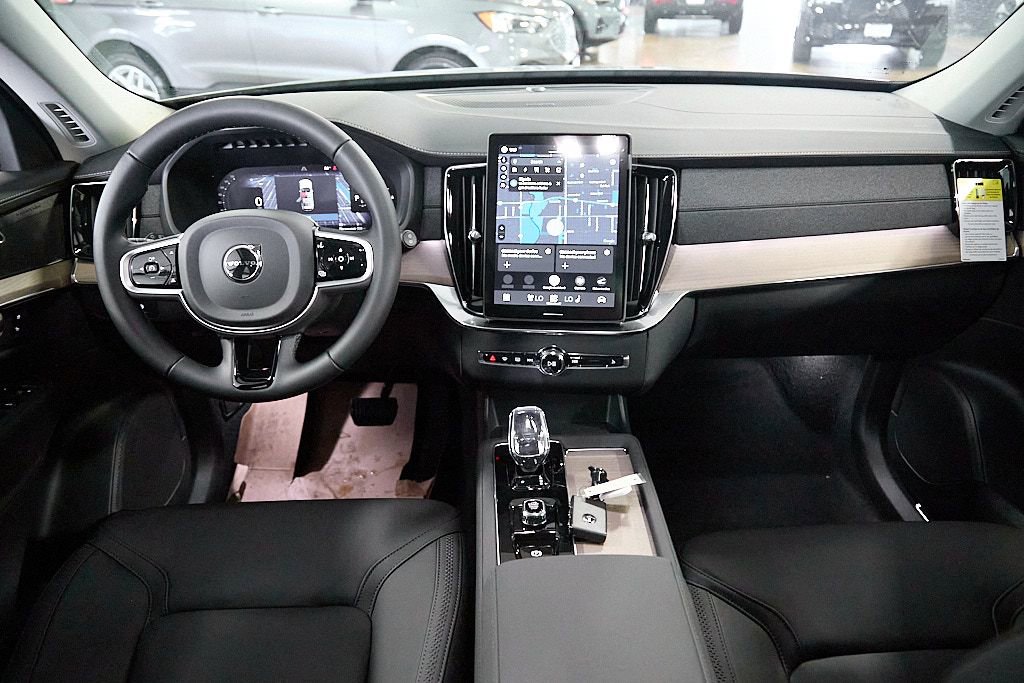 New 2026 Volvo XC90 T8 Plus w/ Protection Package image 24